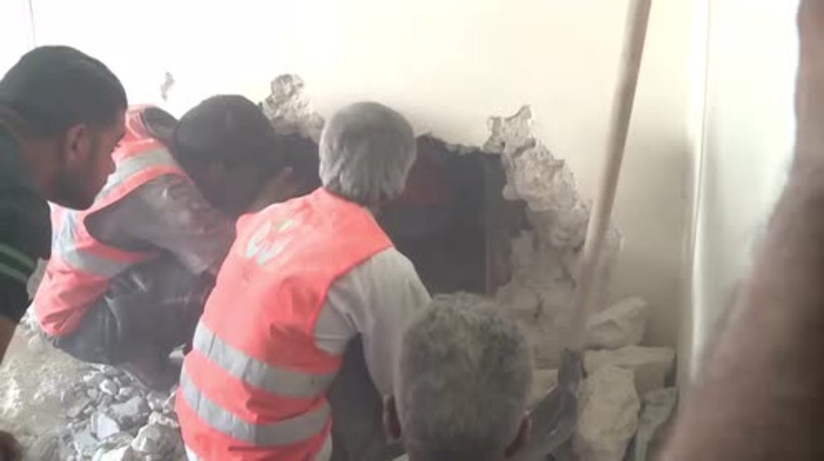 Syria: Civilian pulled from rubble after deadly shelling in Aleppo