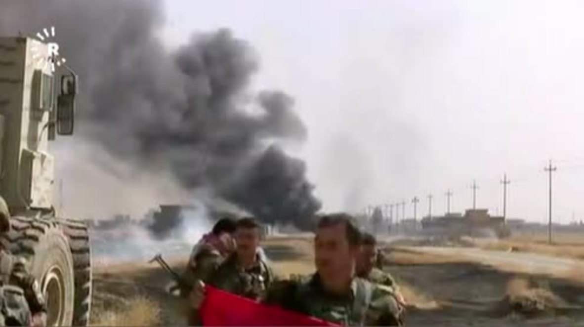 Iraq: Peshmerga celebrate with Kurdish flag as Mosul offensive continues