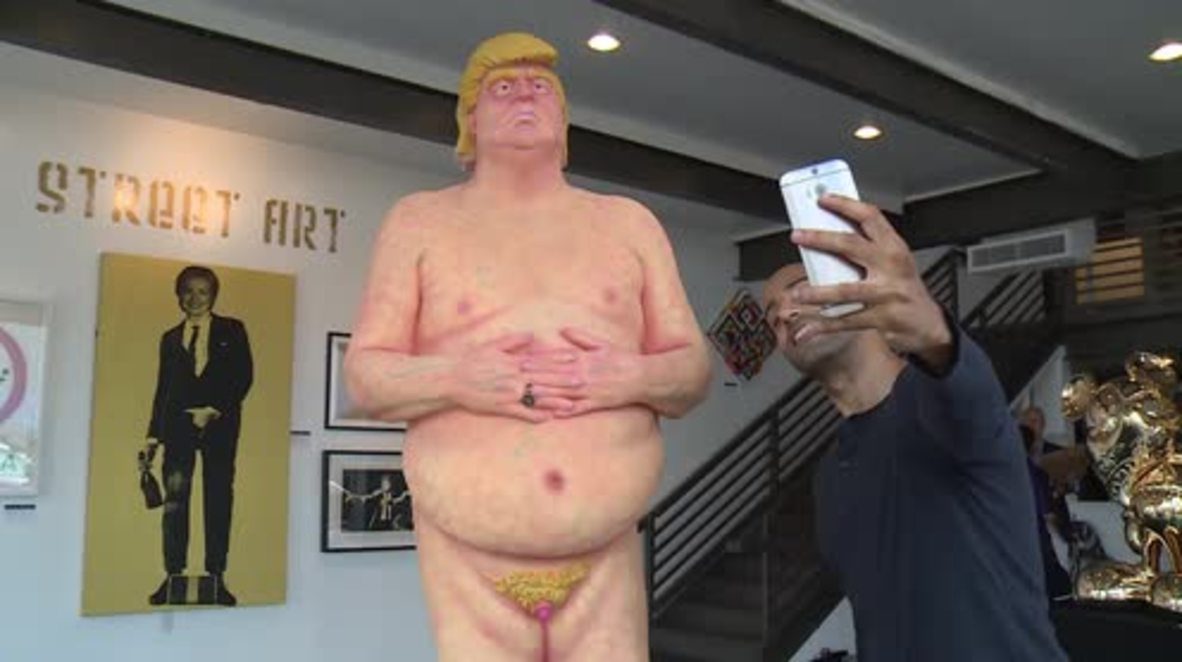 USA: $100,000 winky? Famed naked Trump statue goes up for auction in LA