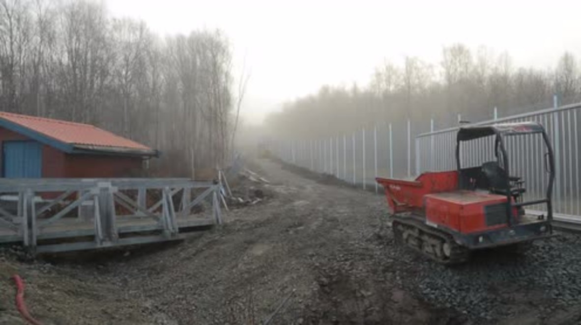 Norway: Fence erected on Russian-Norwegian border to stop Syrian refugees