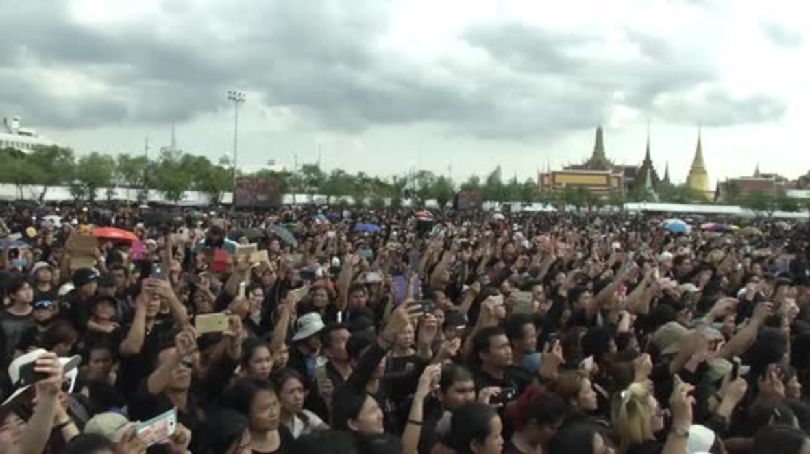 Thailand: 150,000 mourners pay their respects to late King Bhumibol
