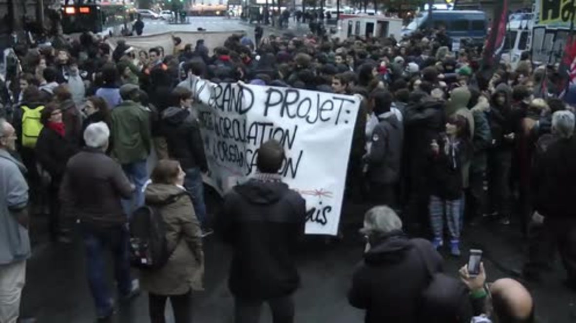 France: 200-strong protest in Paris against Calais refugees’ eviction