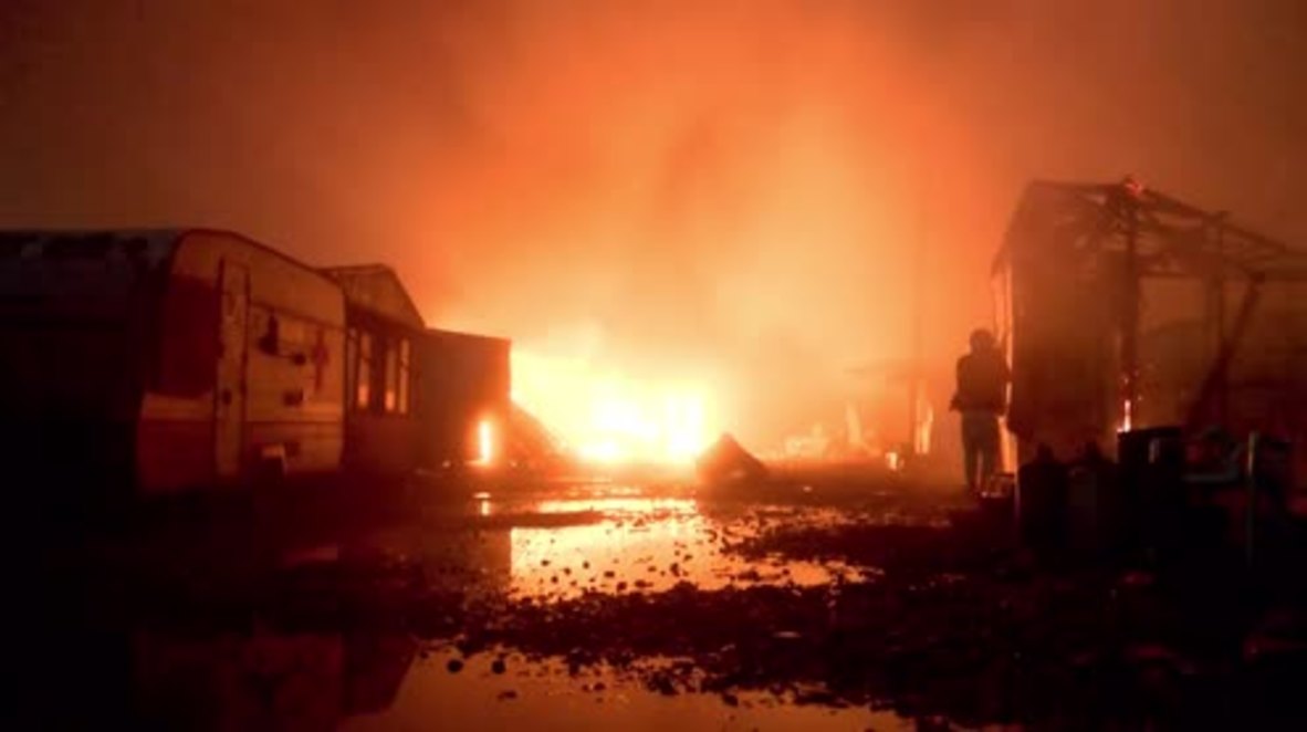 France: Massive fire breaks out in Calais 'Jungle' camp as demolition continues