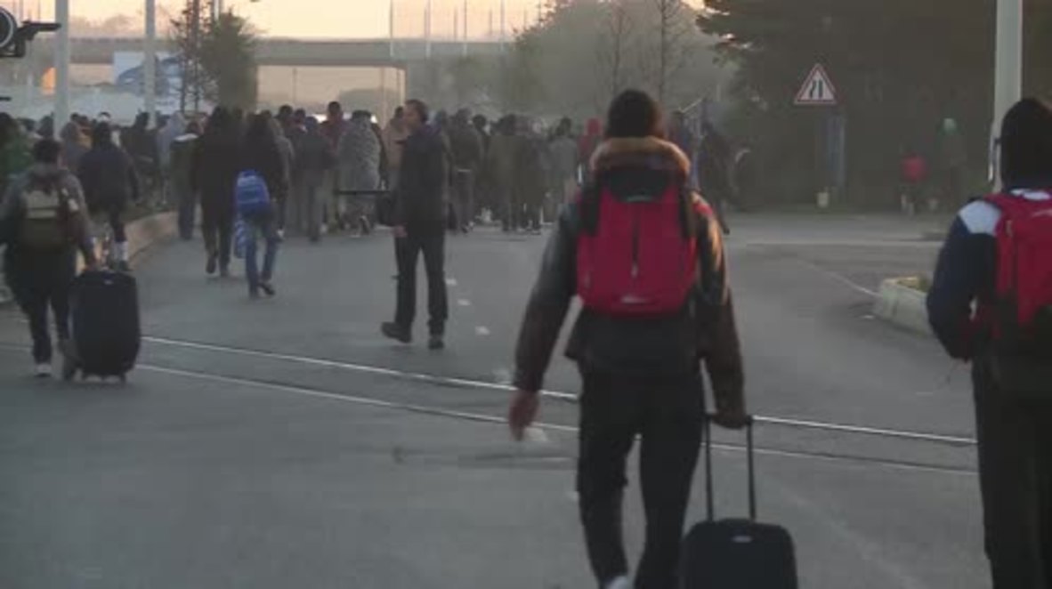 France: Authorities declare Calais 'Jungle' reception centre closed