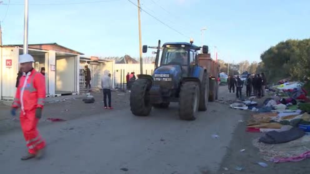 France: Last remaining refugees take shelter at Calais 'jungle' school
