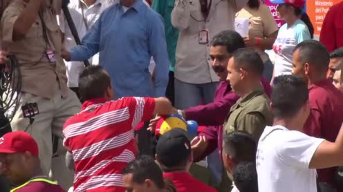 Venezuela: Thousands rally in Caracas in support of Maduro