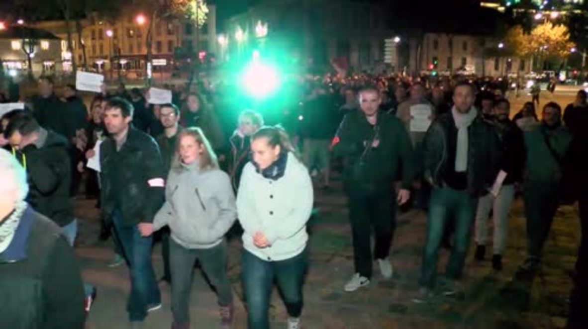 France: ‘We are here to be respected’ - French police continue protests in Versailles