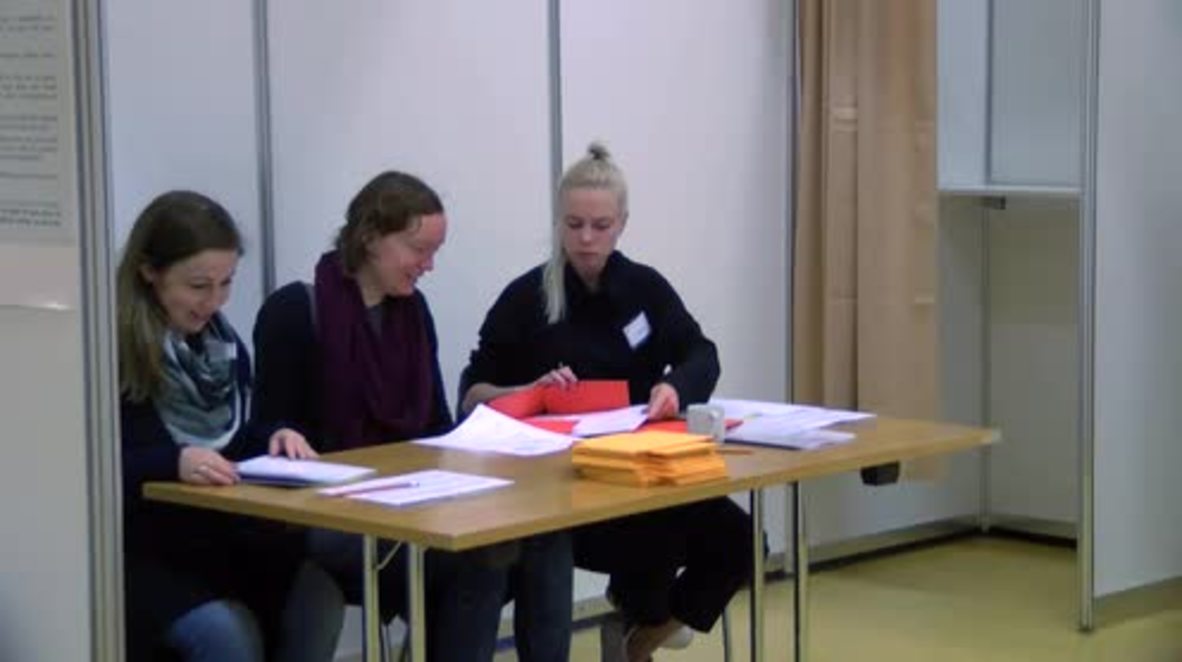 Iceland: Polling stations open in Reykjavik for parliamentary elections