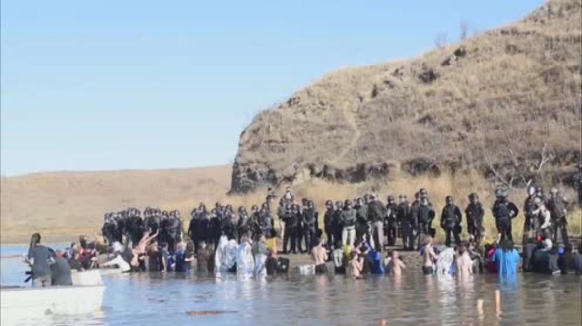 USA: Police fire on Dakota Pipeline protesters with teargas, rubber bullets