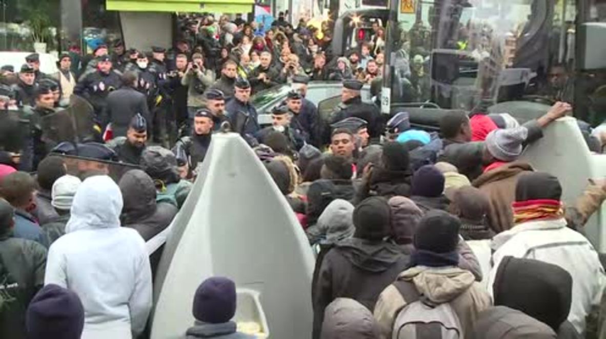 France: Police manhandle refugees as eviction at Paris' Stalingrad camp begins