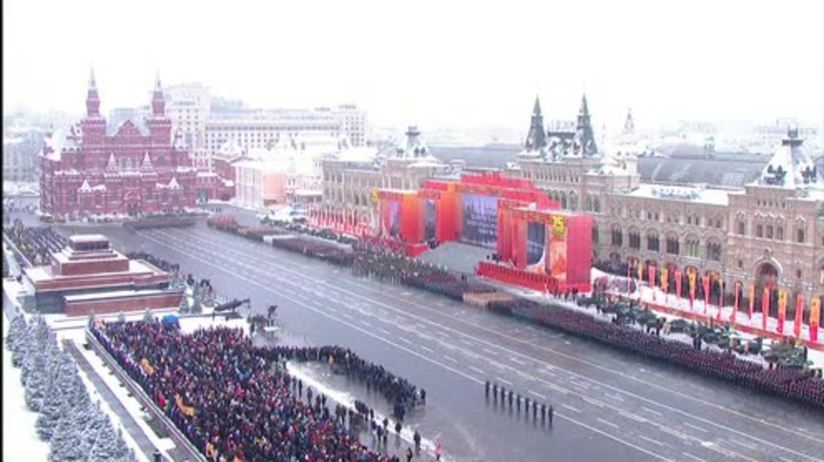 Russia: Thousands of soldiers re-enact legendary 1941 Great Patriotic War parade