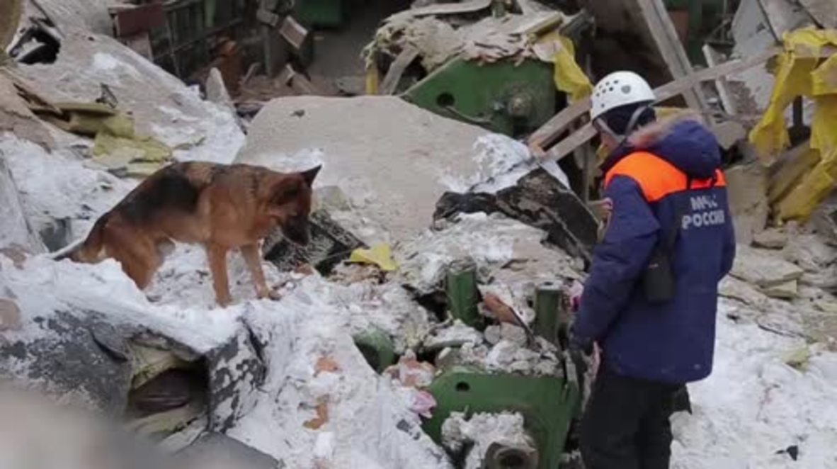 Russia: EMERCOM respond to fatal roof collapse at machine-building plant