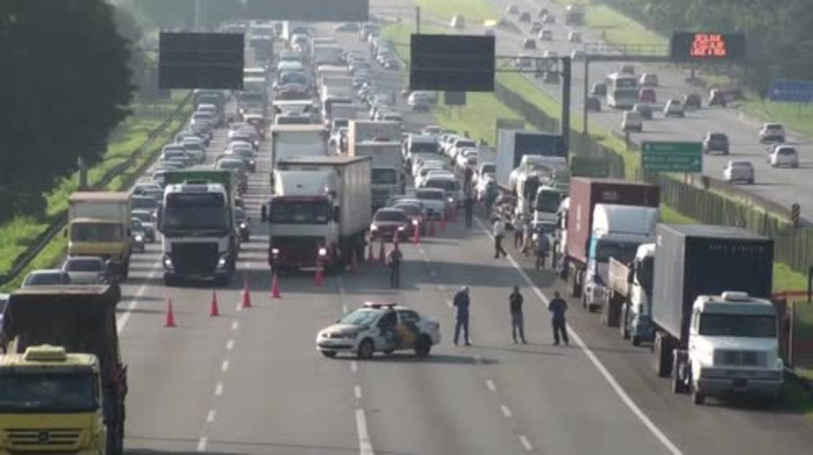 Brazil: Anti-Temer protesters block Rio-Sao Paulo motorway over welfare cuts