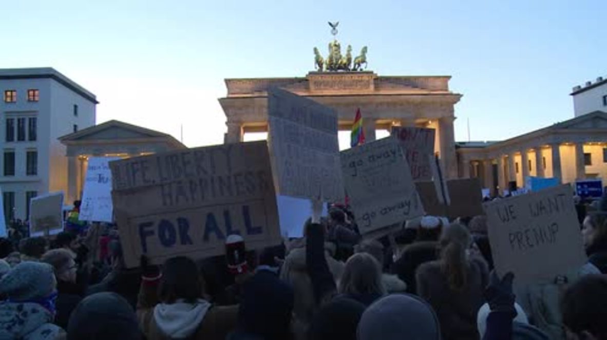Germany: 'Not my president' - Hundreds rally against Trump in Berlin