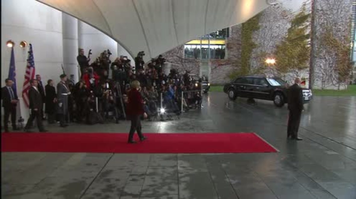 Germany: Merkel greets Obama at Federal Chancellery ahead of press conference