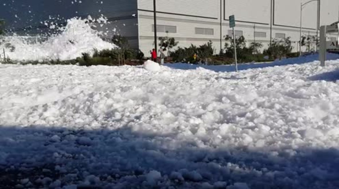 USA: Flood of foam submerges streets outside San Jose airport