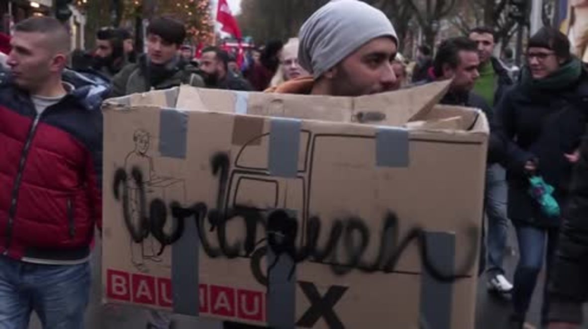 Germany: Support refugees not elites, demand demonstrators in Dusseldorf