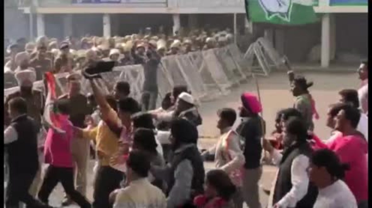 India: Anti-demonetisation protesters water cannoned storming police blockade