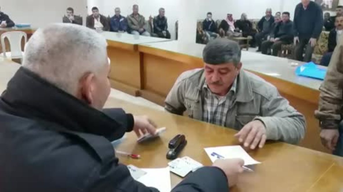 Syria: Former rebels have citizenship reinstated in Homs