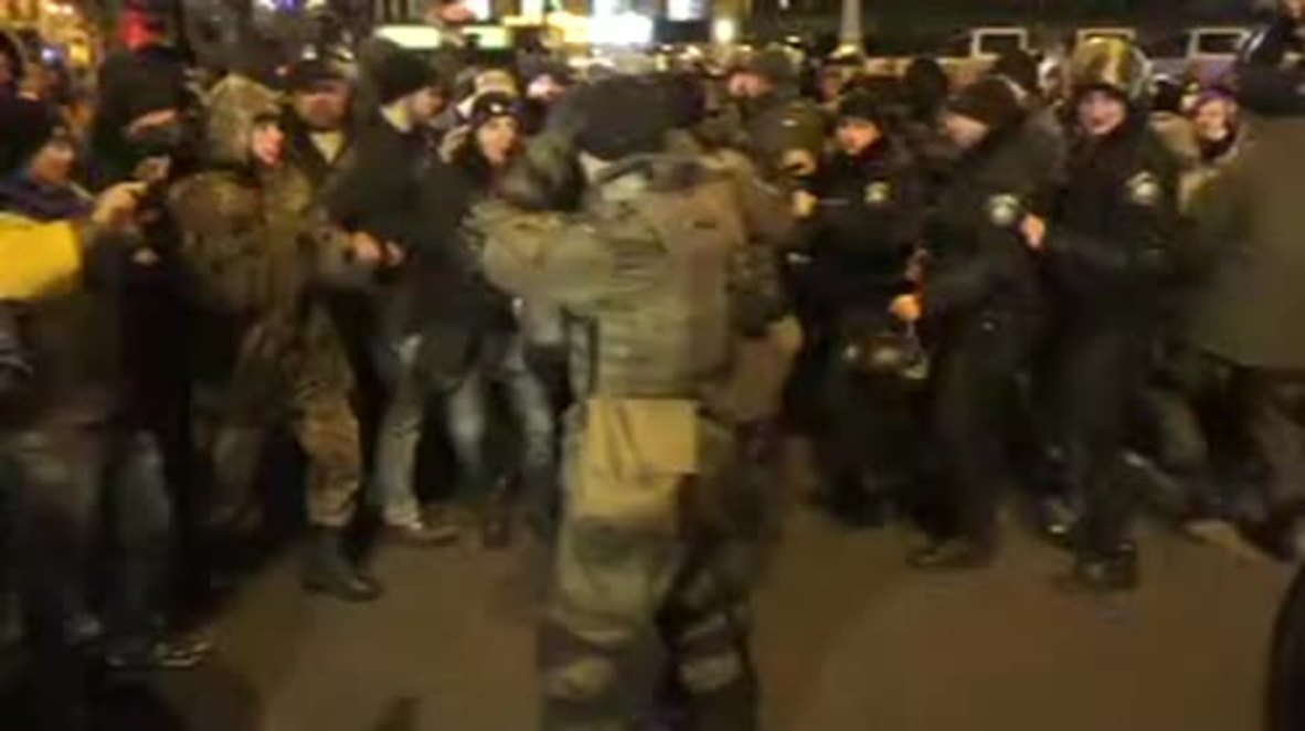 Ukraine: Scuffles break out on third Maidan anniversary