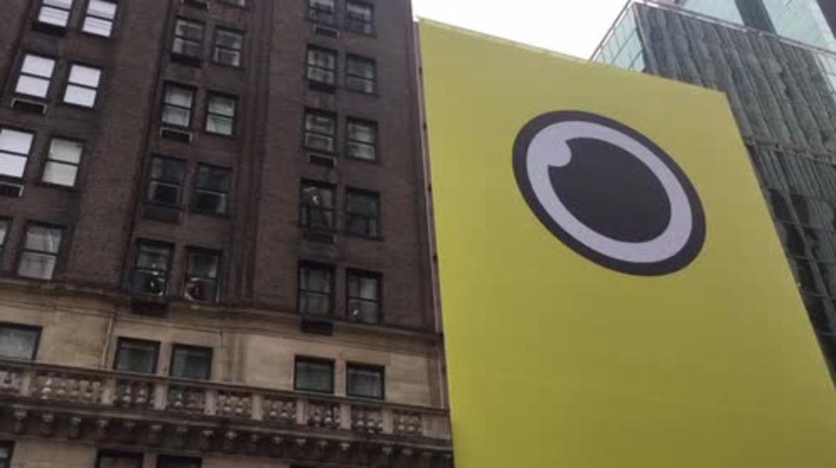USA: Queues form as Snapchat Spectacles pop-up store opens in New York