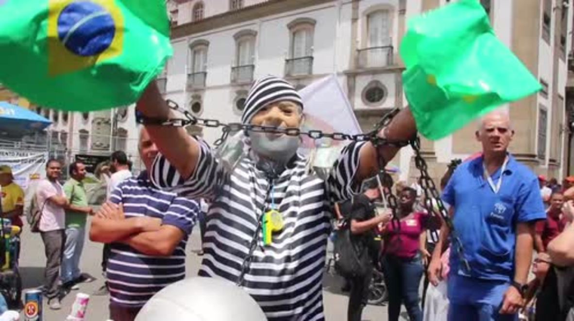 Brazil: Thousands rally against austerity outside Rio's legislative assembly