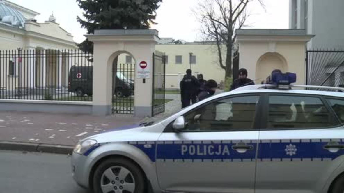 Poland: Body of Smolensk plane crash victim exhumed for examination