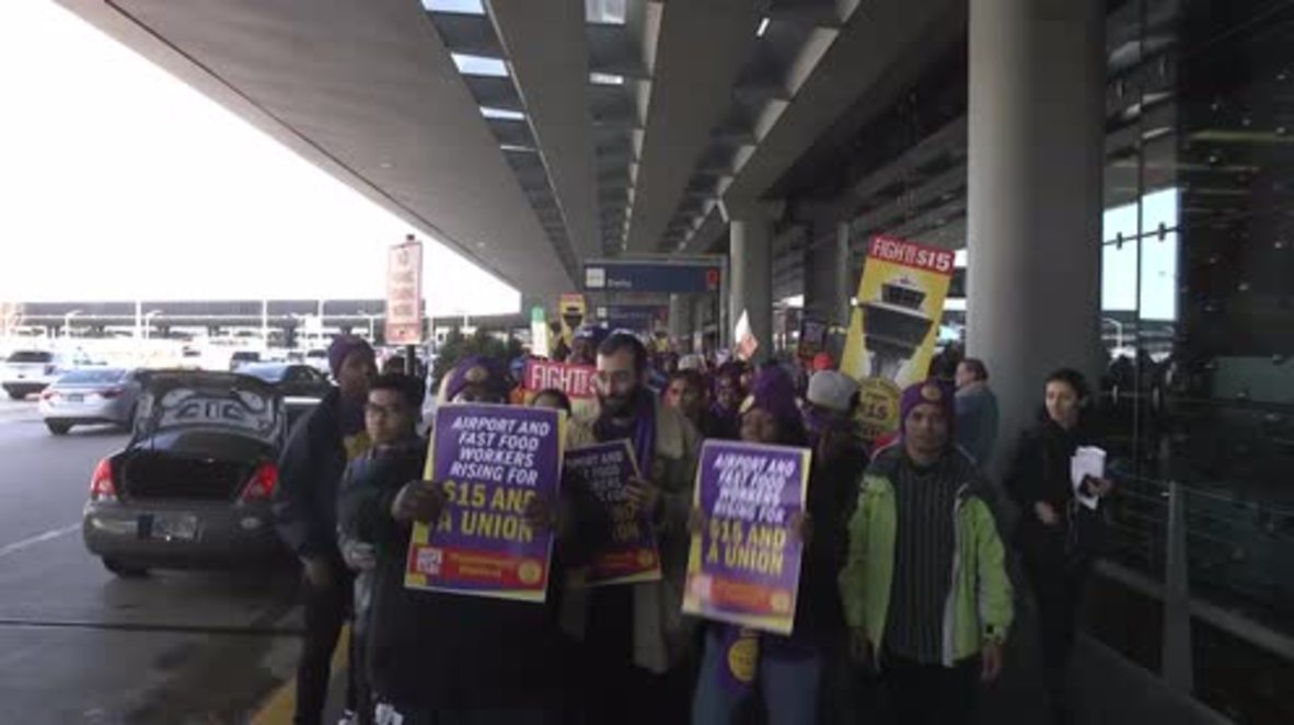 USA: Chicago airport workers march for $15 minimum wage