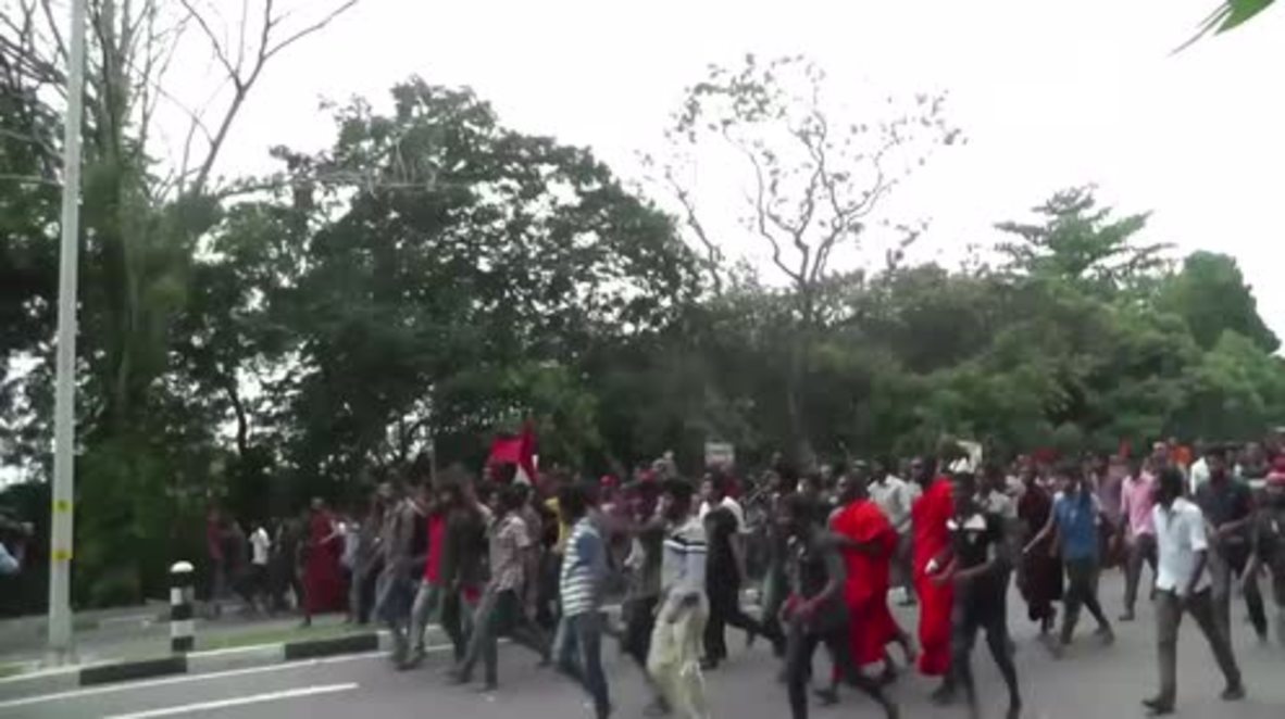 Sri Lanka: Violence at protest against education reforms in Colombo