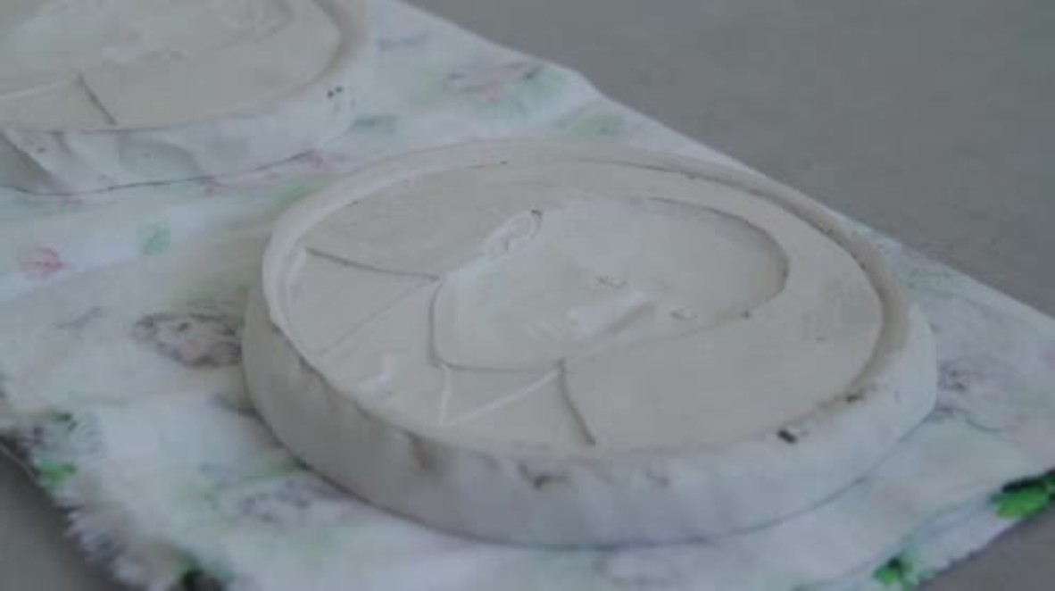 Russia: One kilo coins featuring Putin's portrait minted in Chelyabinsk