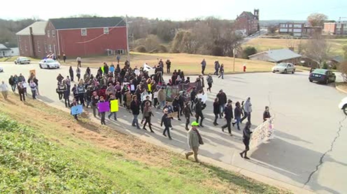 USA: Dozens protest planned KKK march in Danville, North Carolina