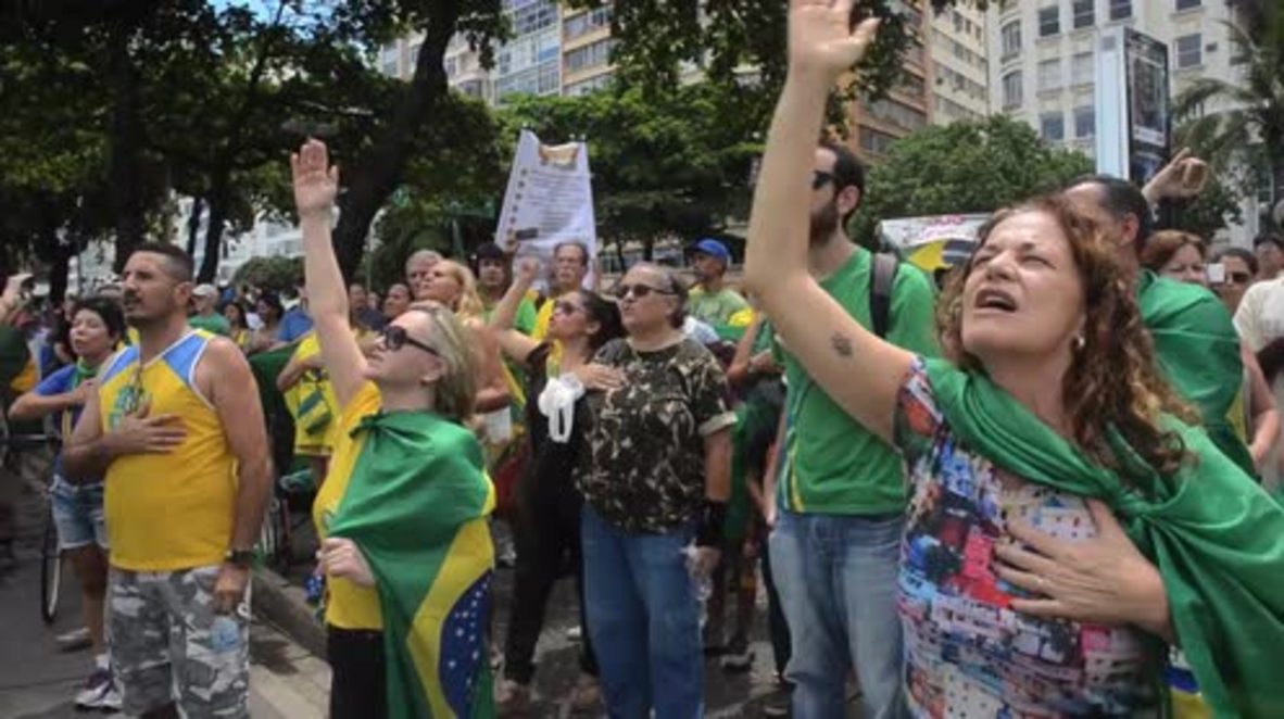 Brazil: Thousands march against corruption in Rio de Janeiro