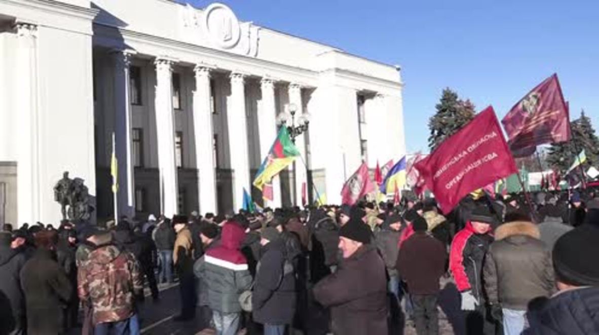 Ukraine: War veterans protest possible cutting of benefits in Kiev