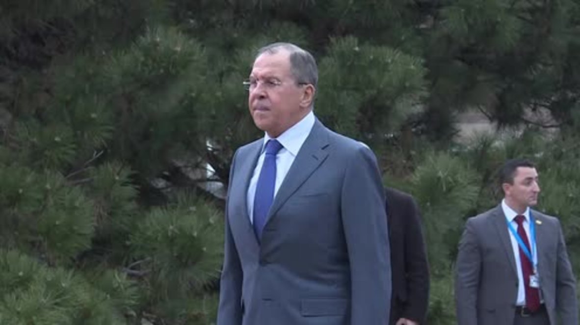 Serbia: Lavrov receives gift on behalf of deceased pilot Peshkov's family