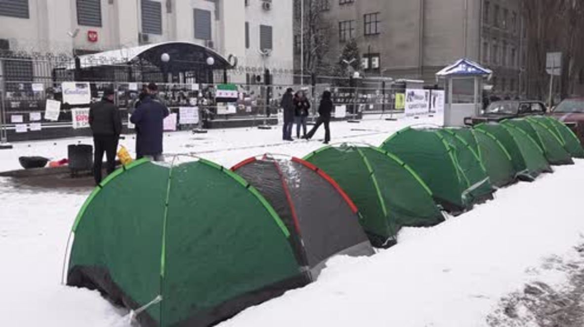 Ukraine: Protesters call for fresh sanctions on Russia over Syria intervention