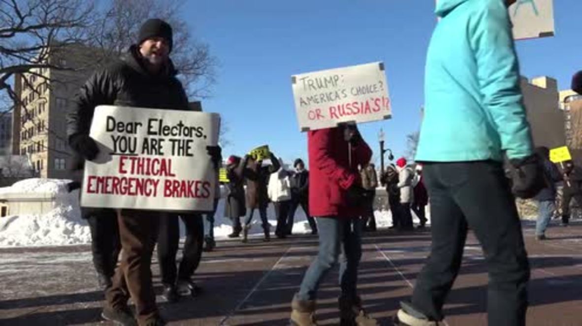USA: Electoral College protesters fail to dissuade electors from voting Trump