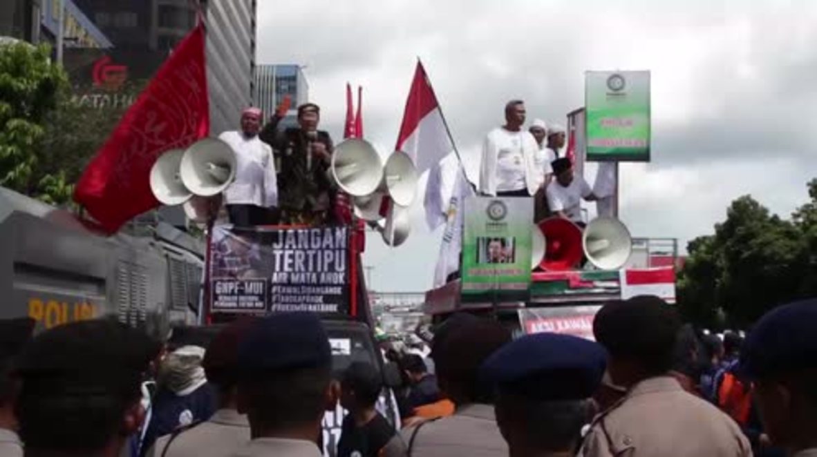 Indonesia: Protesters call for Ahok's imprisonment as second hearing commences