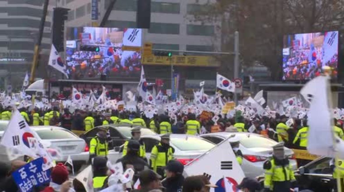 South Korea: Thousands stage Christmas Eve protest against President Park Geun-hye