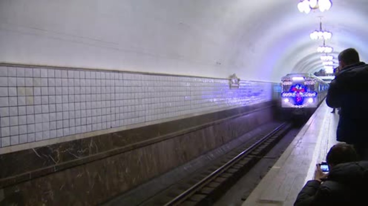 Russia: Festive trains delight Muscovites in the run up to New Year