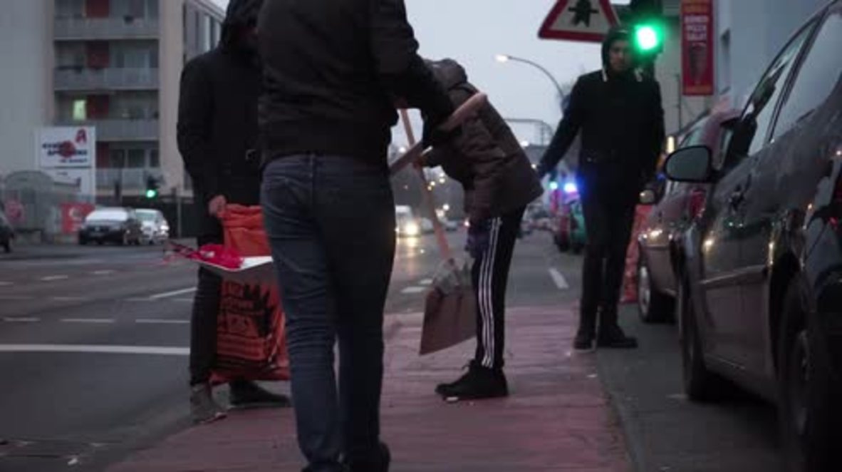 Germany: Muslim group clean the streets of Cologne following NYE celebrations