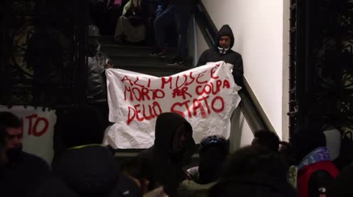 Italy: Refugees protest outside Ai Weiwei exhibition following deadly fire