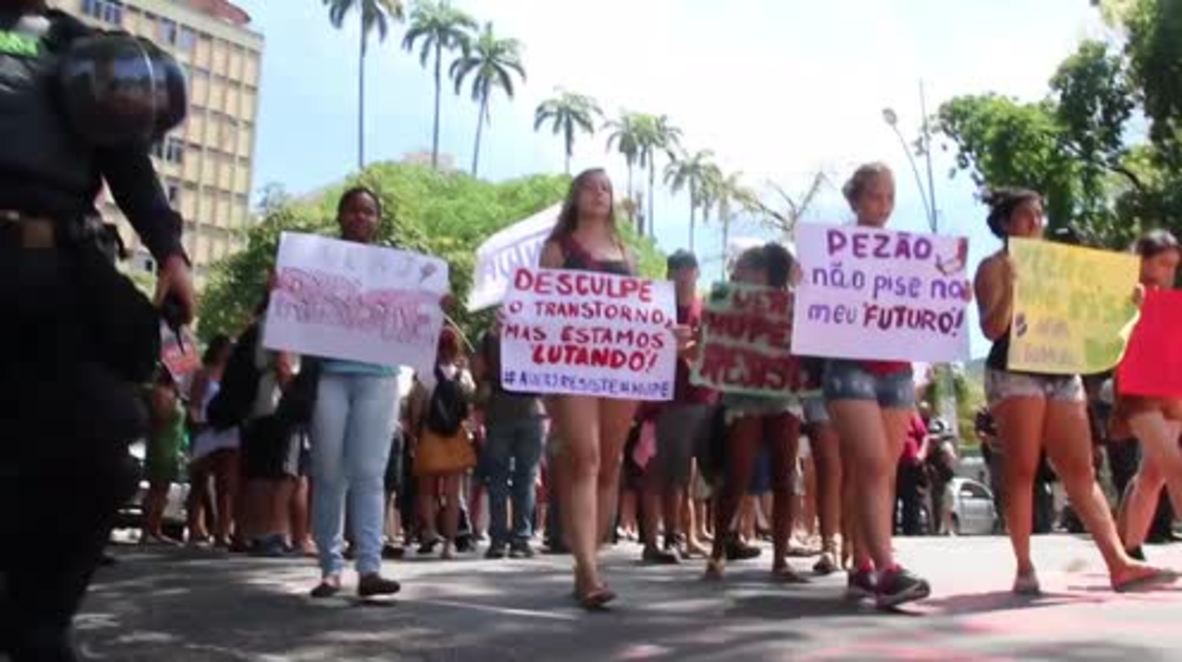 Brazil: Students protest proposed closure of Rio de Janeiro State University (UERJ)