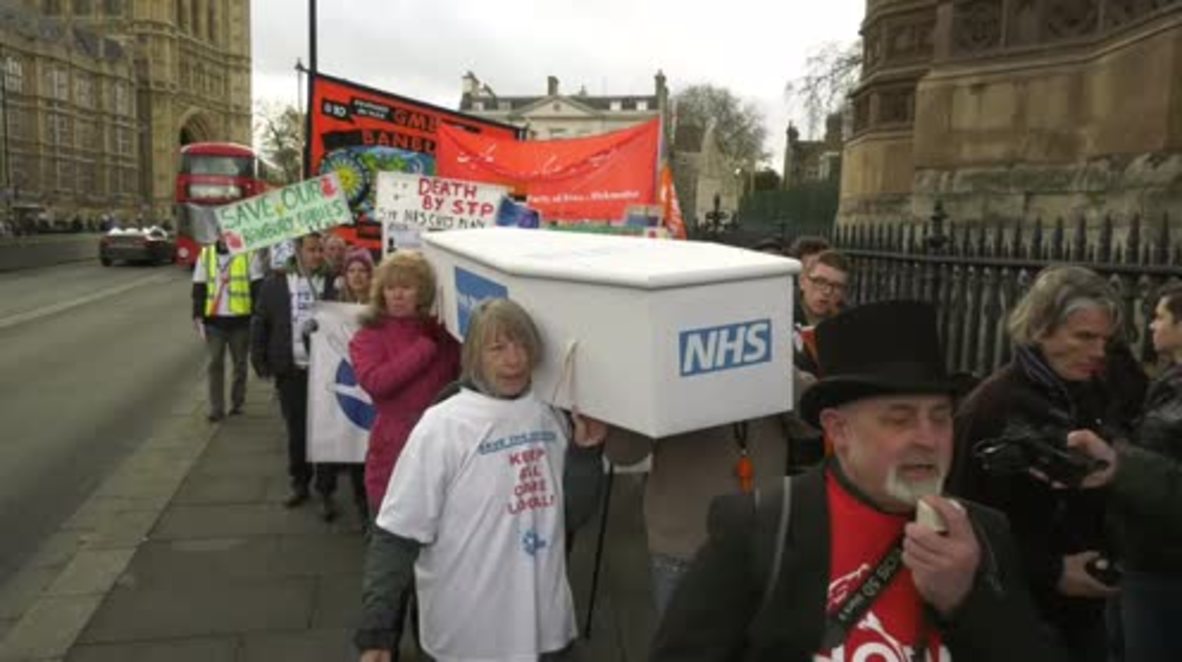 UK: 'Hands off our NHS!' protesters march to parliament