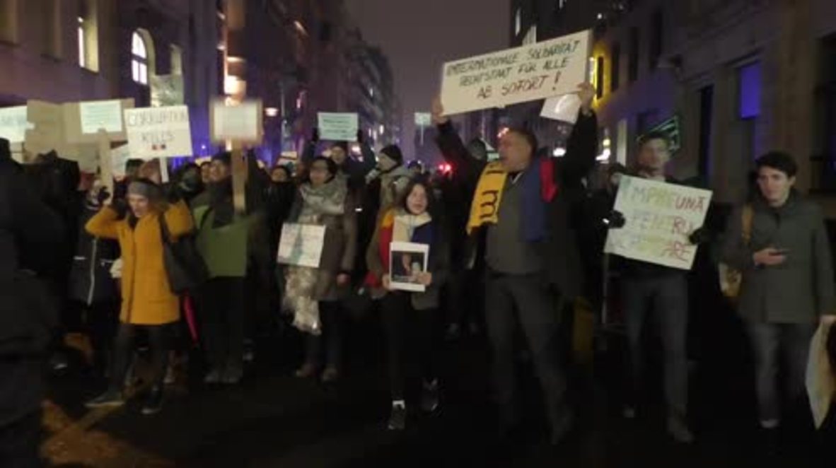 Germany: 'Refuse this abuse' - Romanian anti-corruption march held in Berlin