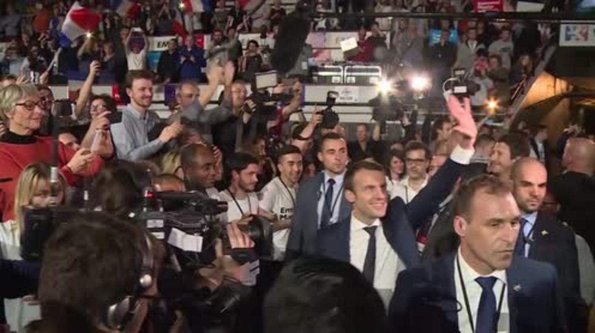France: 10,000 fans greet presidential hopeful Macron at Lyon rally