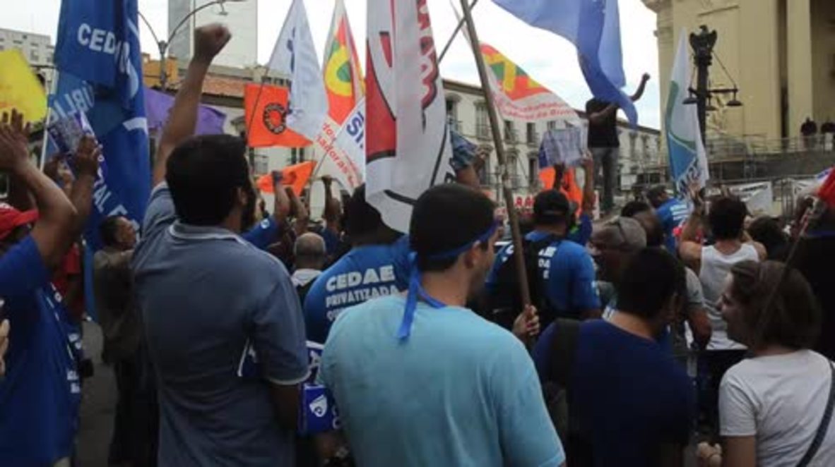 Brazil: Hundreds protest privatisation plans for public water company CEDAE