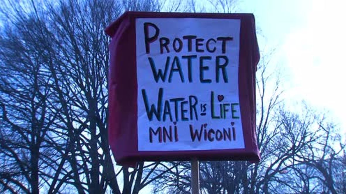 USA: Protesters rally outside White House to denounce Dakota Pipeline