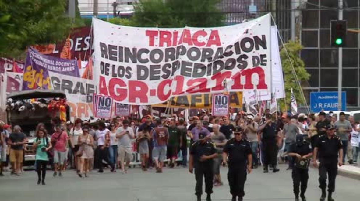 Argentina: Workers rally after 380 sacked from country's largest printing plant