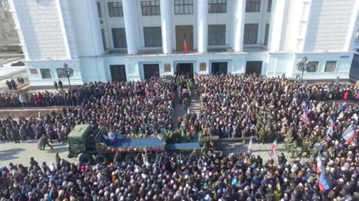 Ukraine: Drone captures hundreds of mourners honouring DPR fighter Mikhail ‘Givi’ Tolstykh