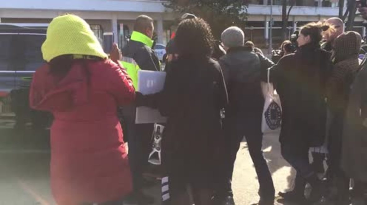 USA: Protesters block EduSec DeVos from entering DC public school